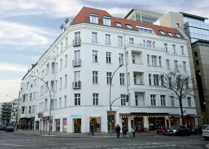 Großzügige 2,5-Zimmer-Wohnung mit zwei Balkonen und zwei Bädern — photo 1